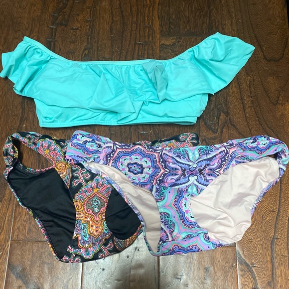 VS swimsuit - Picture 1 of 3